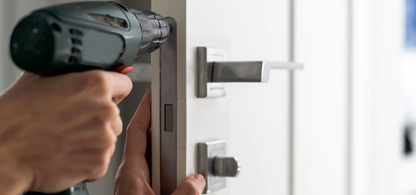 Locksmith For Lock Replacement Near Me in Strawberry, CA