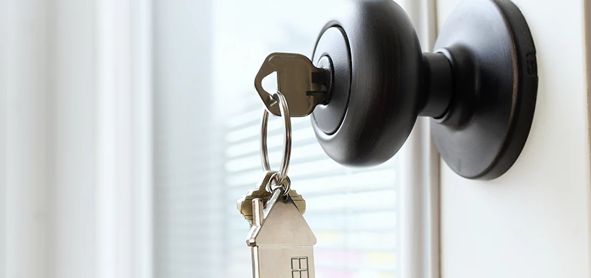 Bifold Door Knob Replacement in Strawberry, California