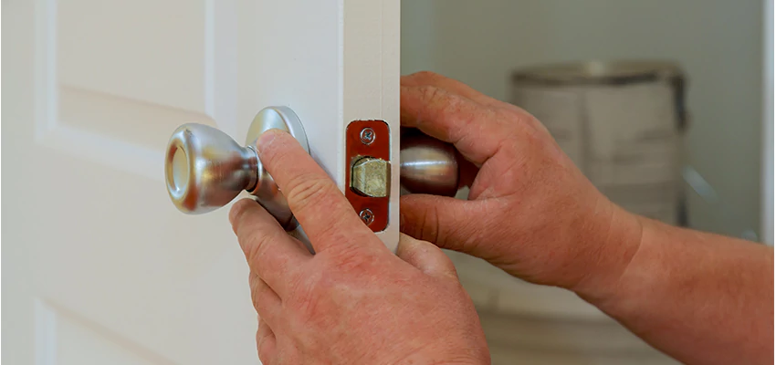 AAA Locksmiths For lock Replacement in Strawberry, California